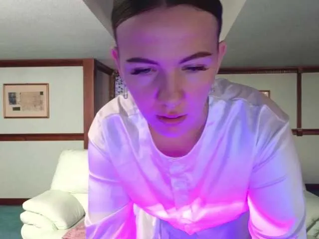 Offline KiraRustle on BongaCams