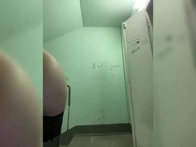 KiraSaud69 from BongaCams