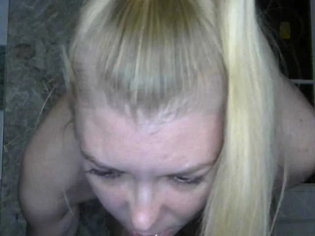 Offline Kitty-Love27 on BongaCams