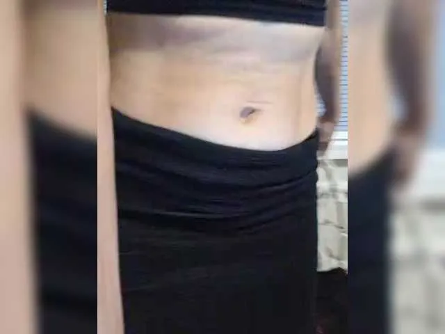 Offline krisred on BongaCams