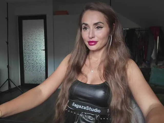 Offline kristeen15 on BongaCams