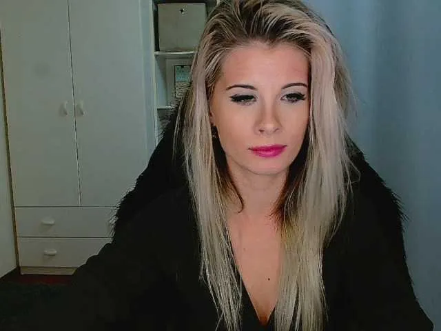 Offline KristineNatural on BongaCams