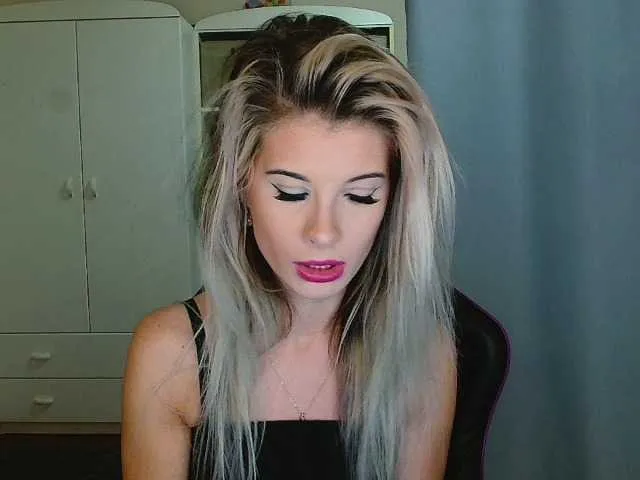 Offline KristineNatural on BongaCams