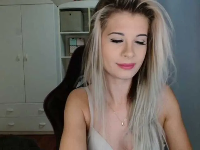 Offline KristineNatural on BongaCams