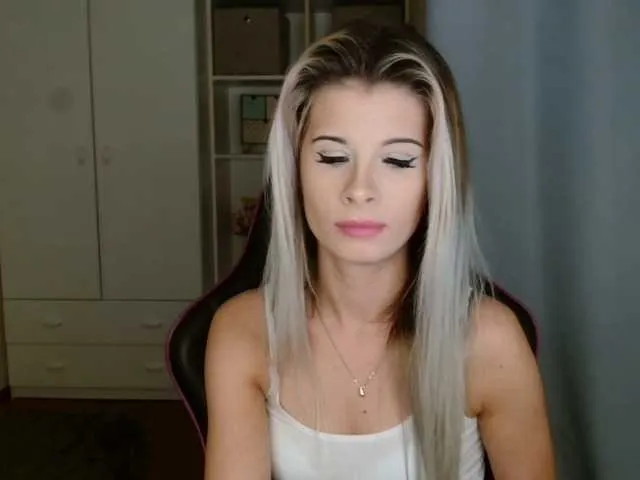 Offline KristineNatural on BongaCams