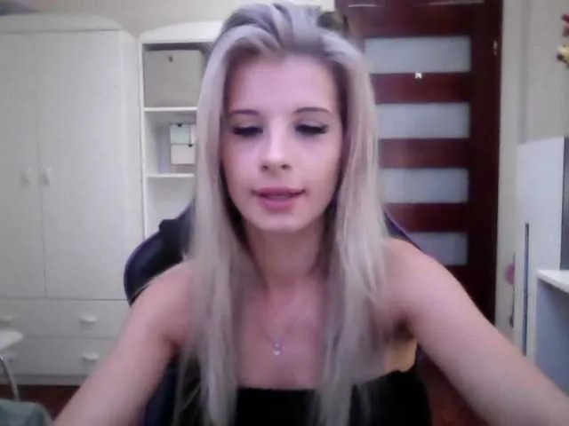 Offline KristineNatural on BongaCams