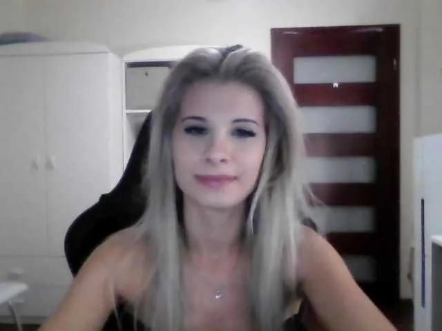 Offline KristineNatural on BongaCams