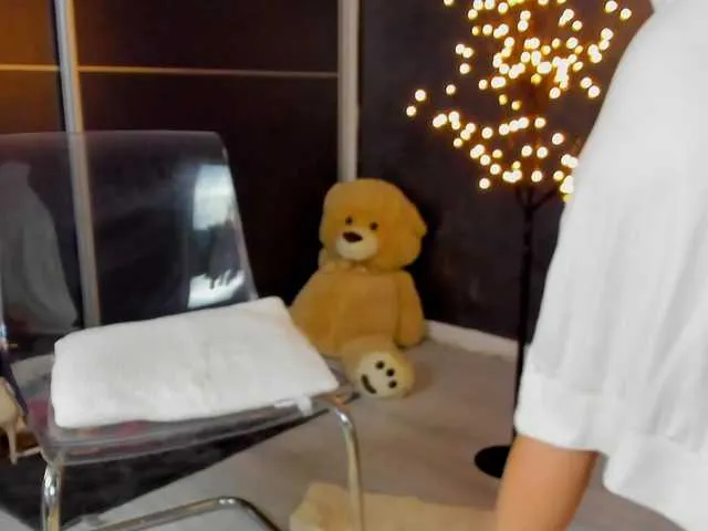 Offline Kristinne13 on BongaCams