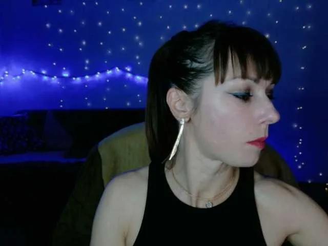 Offline Lady-Caroline on BongaCams