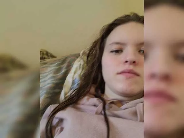 Offline Lady-Caroline on BongaCams