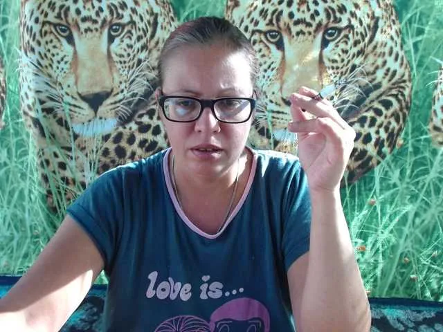 Offline LadyHellene on BongaCams