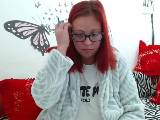 Offline LadyHellene on BongaCams