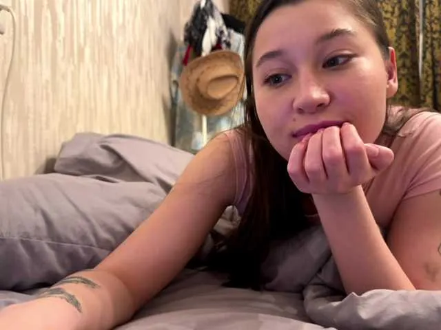 Offline LakishaYanish on BongaCams