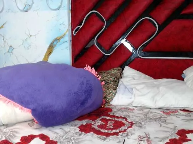 Offline Latin-caliente on BongaCams