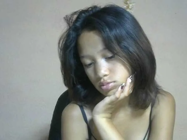 Offline Laura1881 on BongaCams