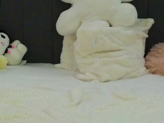 Offline LauraMirage on BongaCams