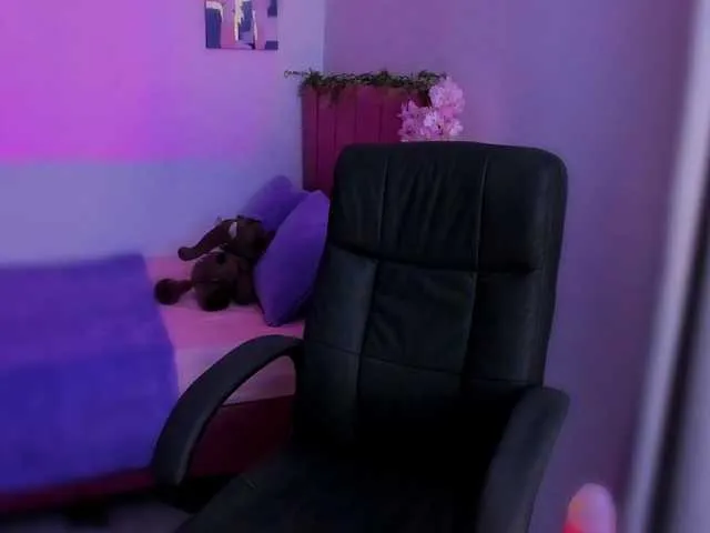 Offline LauraR on BongaCams