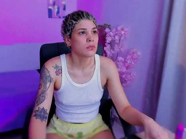 Offline LauraR on BongaCams