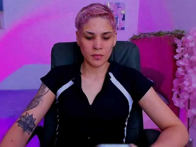 Offline LauraR on BongaCams