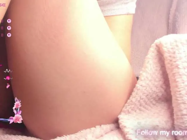 Offline LeenyLipss on BongaCams