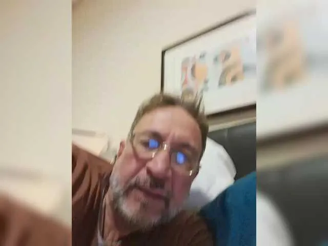 Offline Leoncarpita on BongaCams