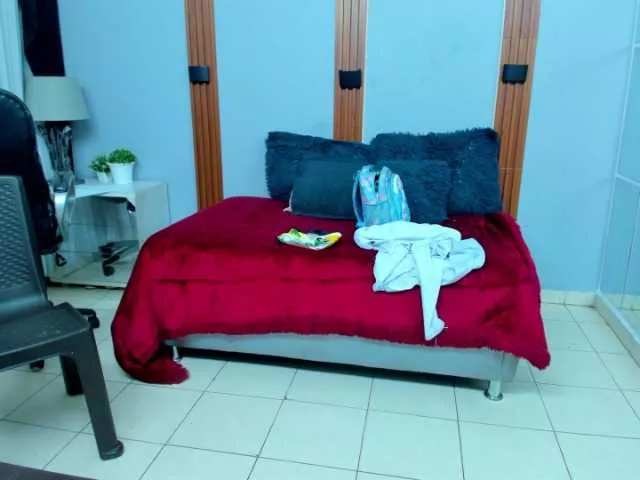 Offline leslieanddrako on BongaCams