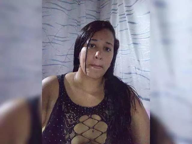 Letty33 from BongaCams