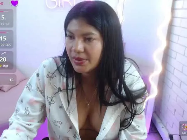 Offline Lexy-tay on BongaCams