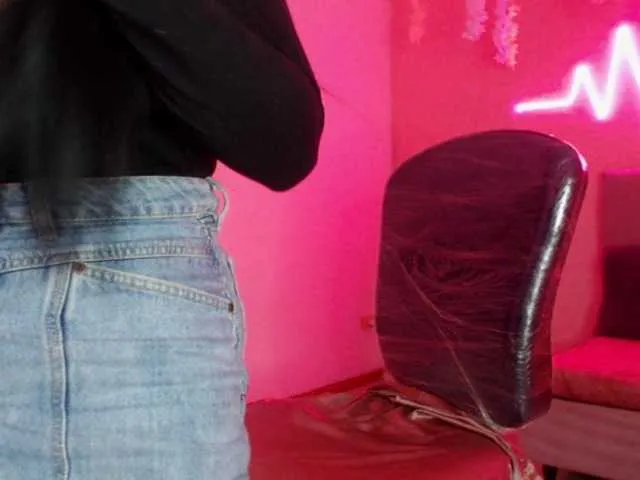 Offline liarose6 on BongaCams