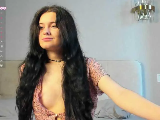 Offline LiaSiana on BongaCams