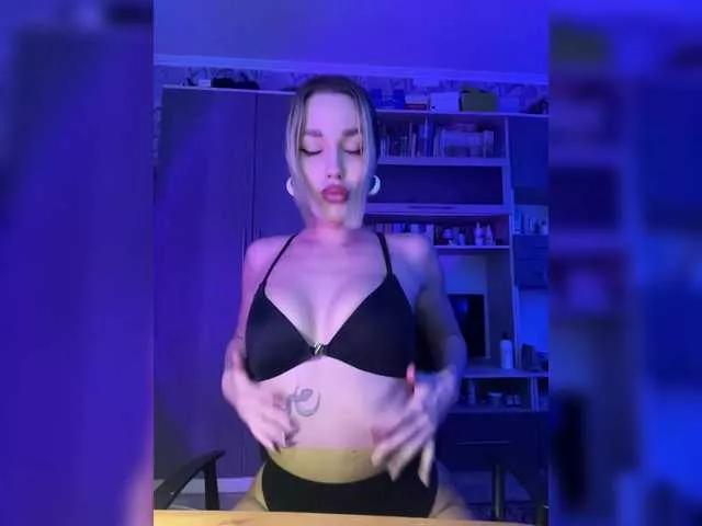 Offline Lilimilla on BongaCams