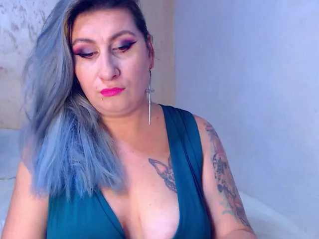 Offline LilithGreen on BongaCams