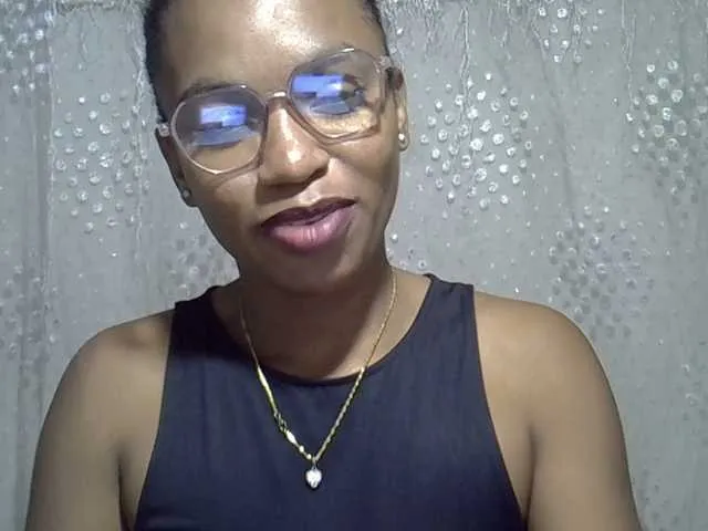Offline Lillteblackgirl on BongaCams