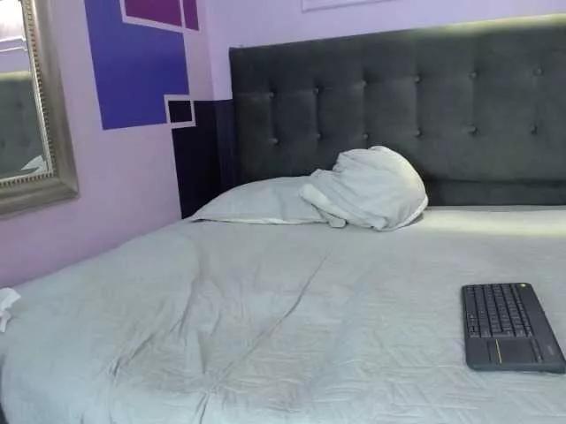 LillyRousee from BongaCams