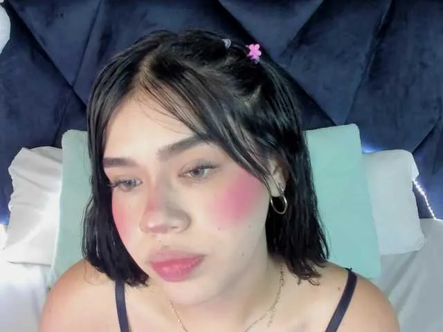 Offline Lily-Woodz on BongaCams