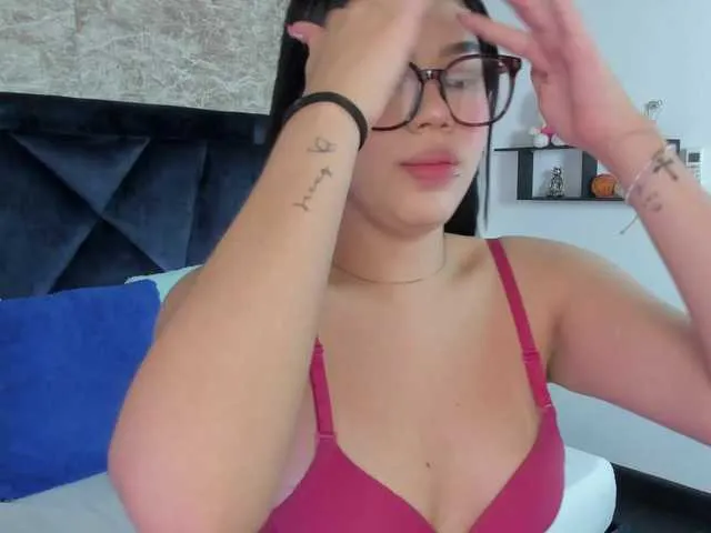 Offline Lily-Woodz on BongaCams