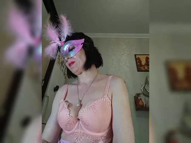 Lilya18 from BongaCams