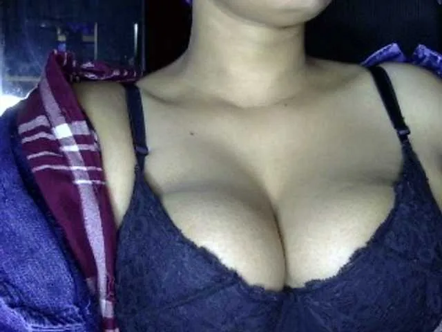 Offline lima11 on BongaCams