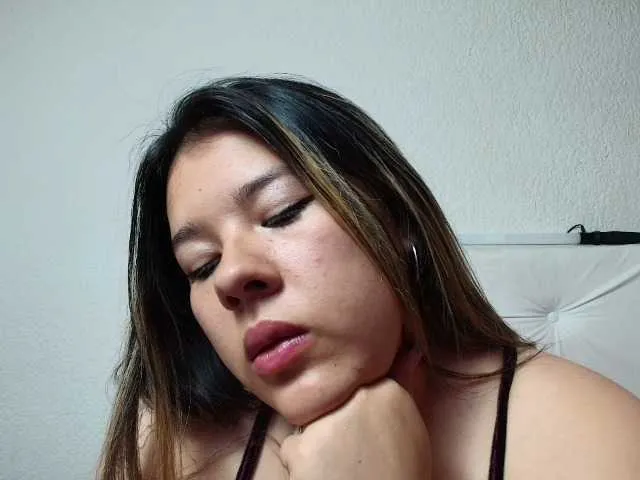 Offline LinaBrowm on BongaCams