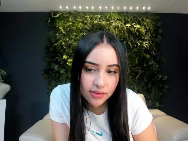 Offline LindseyMoss on BongaCams