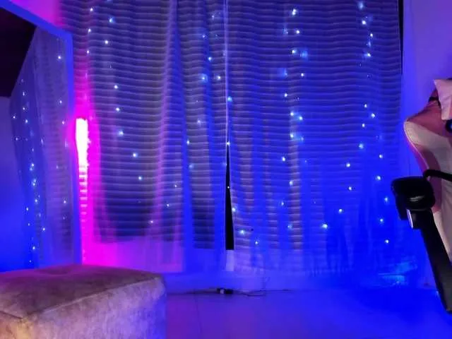 Freechat LinsyAdams on BongaCams