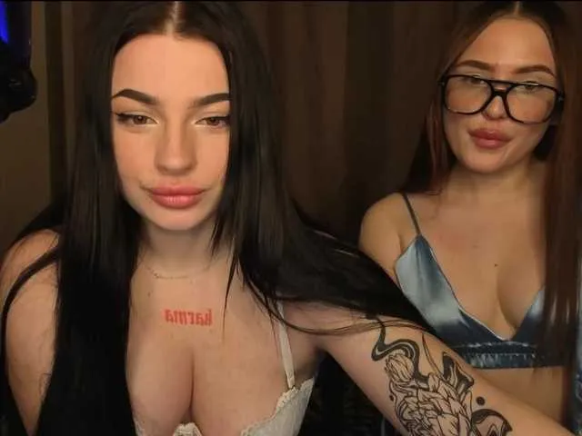 Offline LisaAndDenis on BongaCams