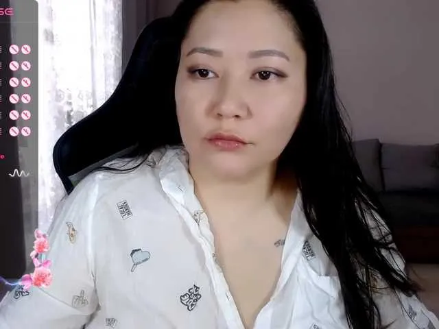 LisaAsianFlower — guys in short skirts with a juicy ass, those who are ready to worship the mistress and pay tribute to her in gratitude