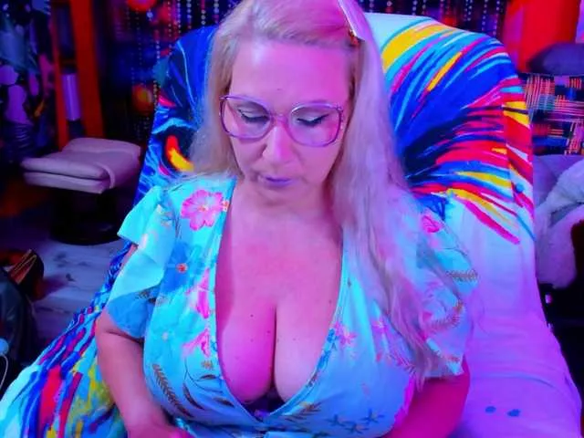 Offline Lisabigtits on BongaCams