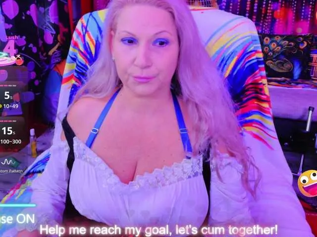 Offline Lisabigtits on BongaCams