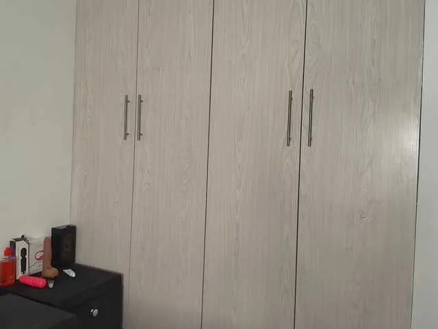 Offline Little-Freak on BongaCams