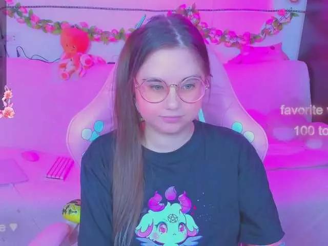 LittleKitsune from BongaCams