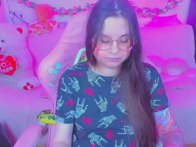 LittleKitsune from BongaCams