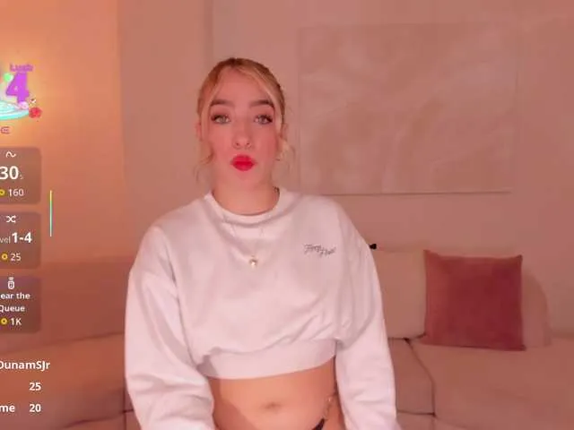 Offline LizzCooper on BongaCams