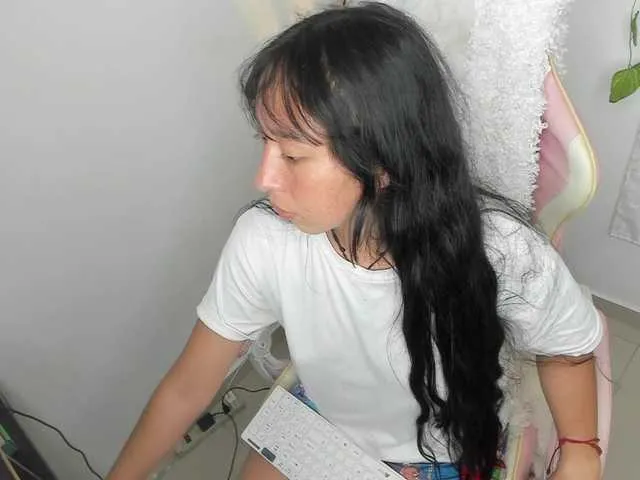 Offline lizzykawai on BongaCams